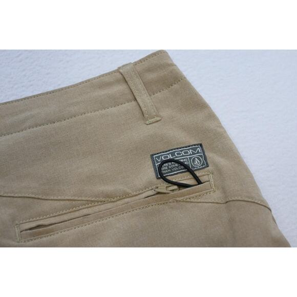 Volcom Hybrid Board Shorts Tan Golf Surf & Turf Athletic Water Mens Size 30 - Picture 7 of 7